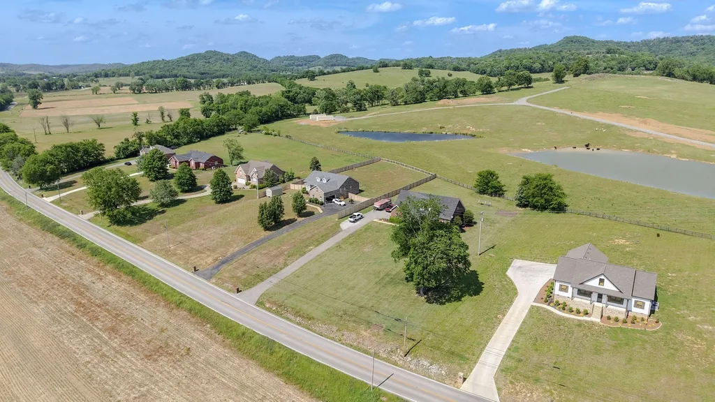 3265 Highway 141, N Hartsville TN 37074