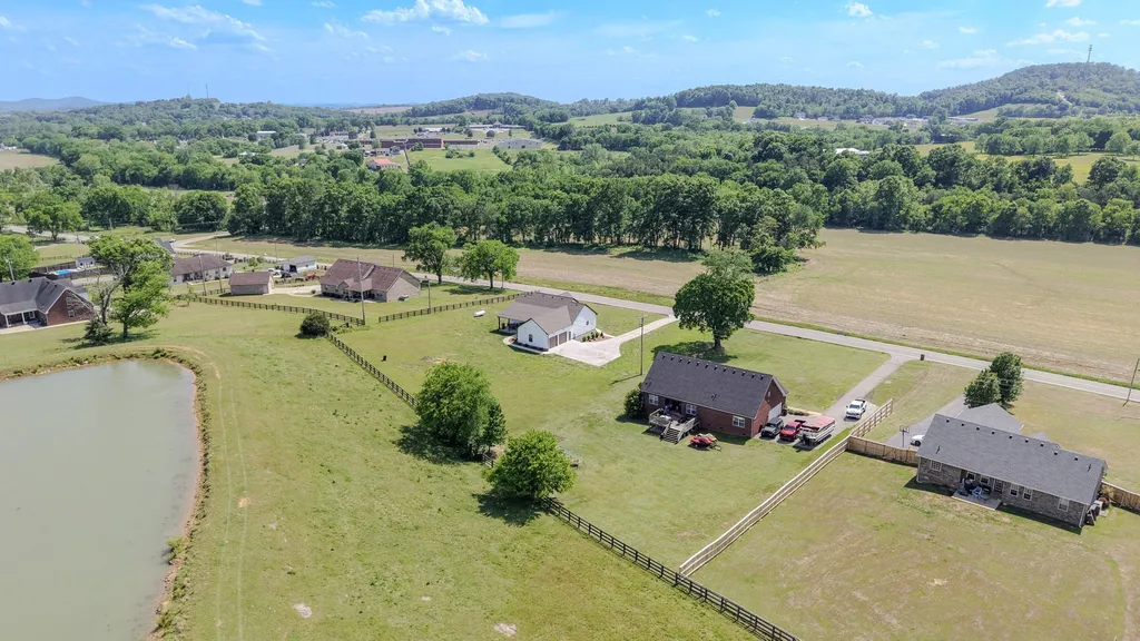3265 Highway 141, N Hartsville TN 37074