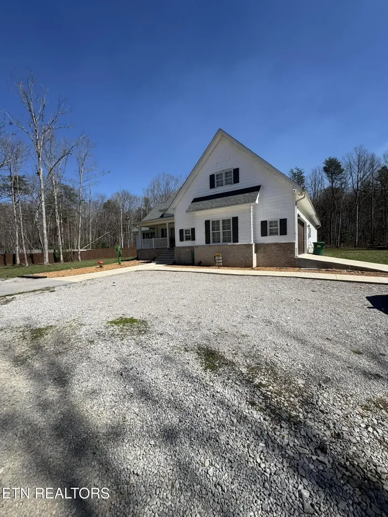 841 Spearhead Circle Clarkrange TN 38553