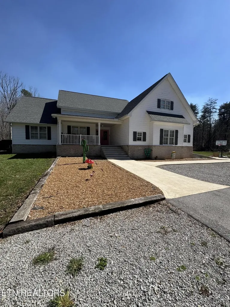 841 Spearhead Circle Clarkrange TN 38553