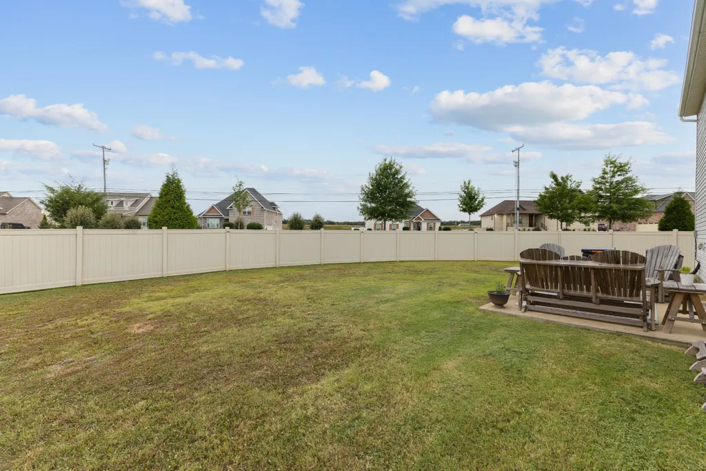 2000 Brokeshire Drive White House TN 37188