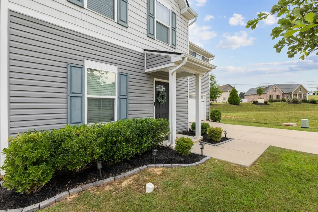 2000 Brokeshire Drive White House TN 37188