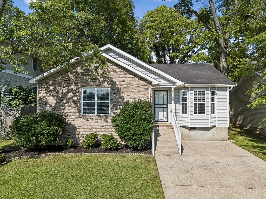 2108 15th Ave, N Nashville TN 37208