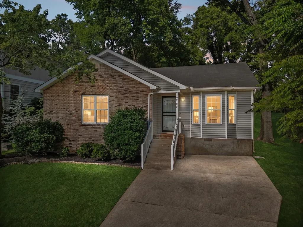2108 15th Ave, N Nashville TN 37208