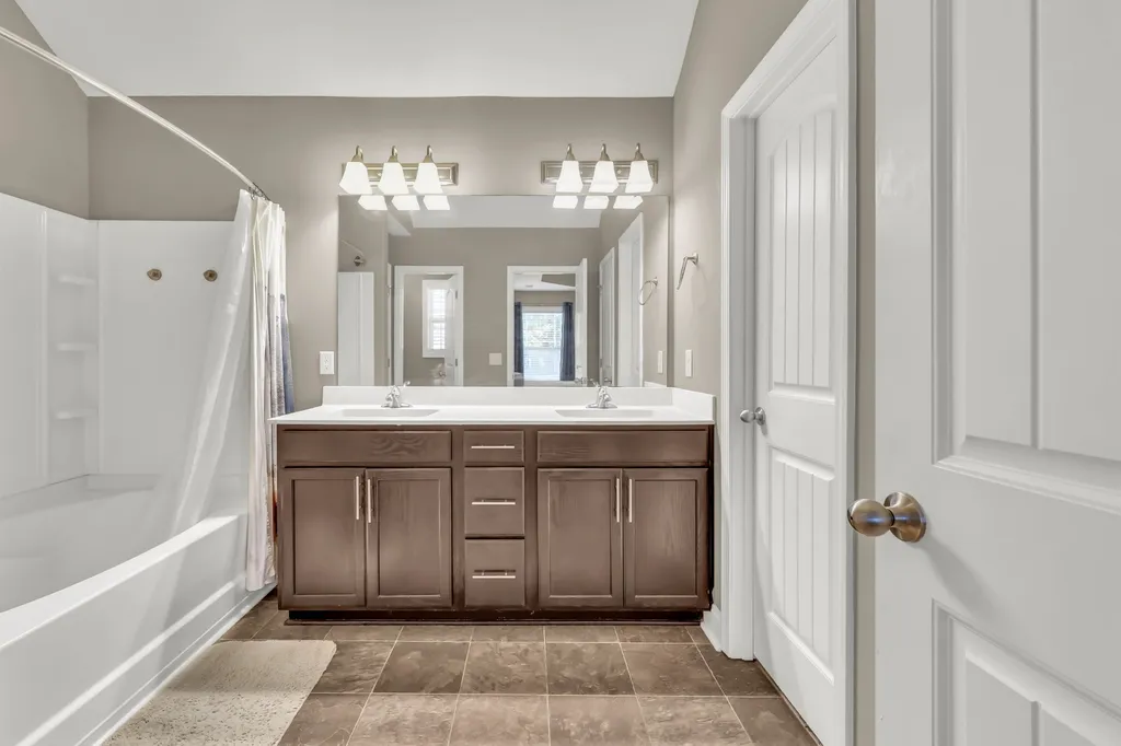 561 Medallion Circle Clarksville TN 37042