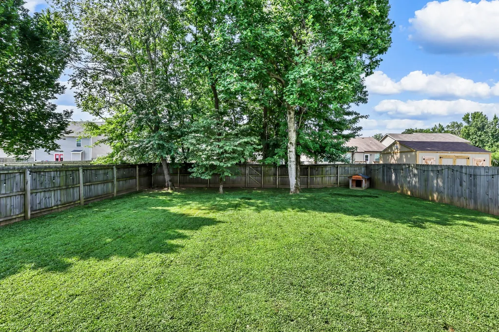 561 Medallion Circle Clarksville TN 37042