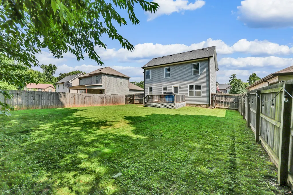 561 Medallion Circle Clarksville TN 37042