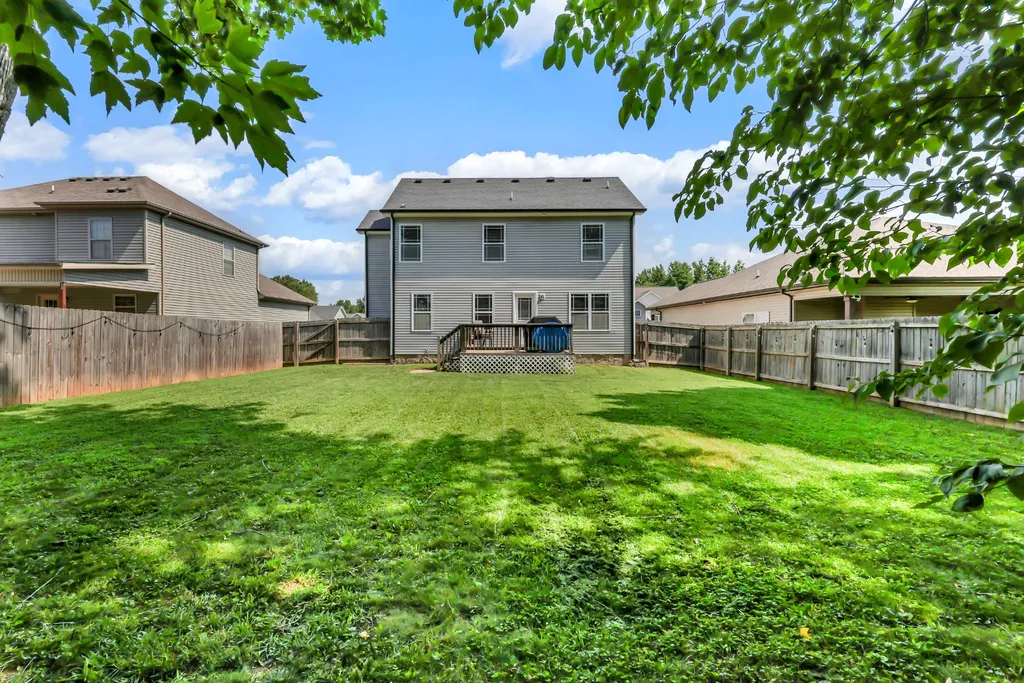 561 Medallion Circle Clarksville TN 37042