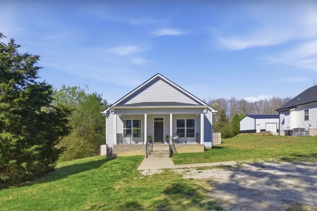 1030 Oak Drive White Bluff TN 37187