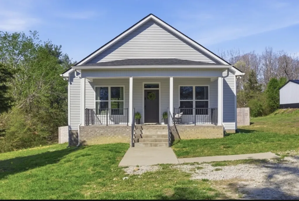 1030 Oak Drive White Bluff TN 37187
