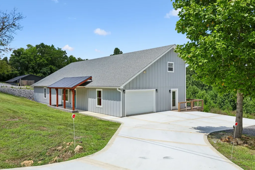 1124 Dale Ridge Road Dowelltown TN 37059