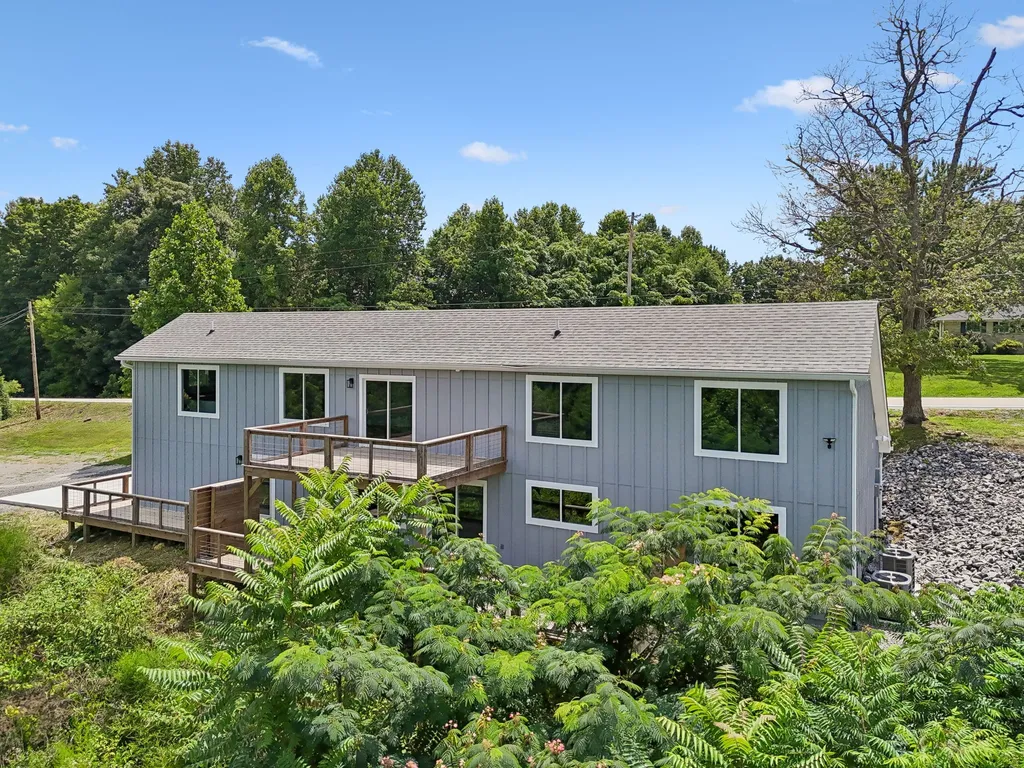 1124 Dale Ridge Road Dowelltown TN 37059
