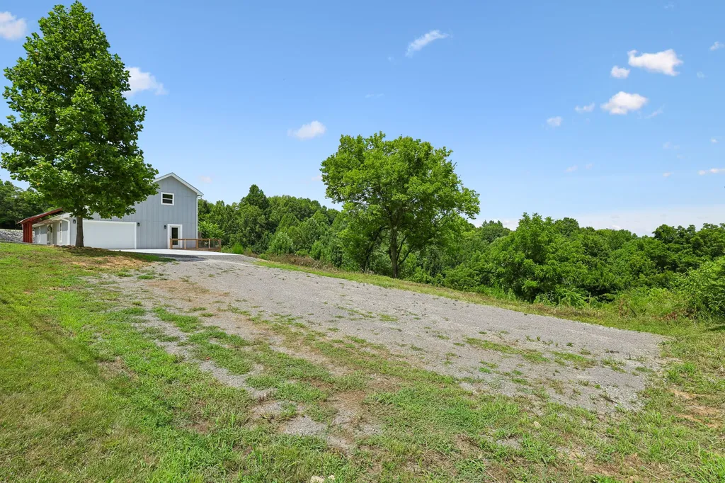 1124 Dale Ridge Road Dowelltown TN 37059