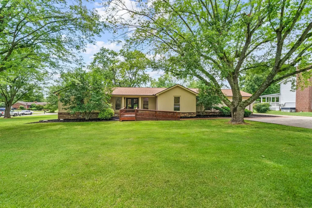 1301 Rivermont Drive Gallatin TN 37066