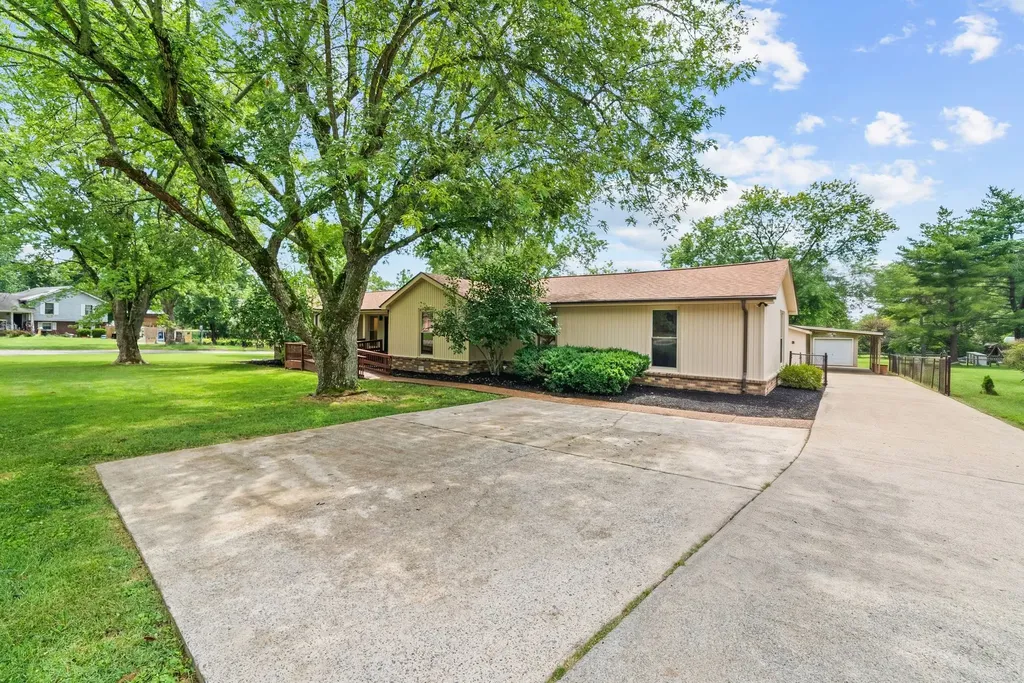1301 Rivermont Drive Gallatin TN 37066