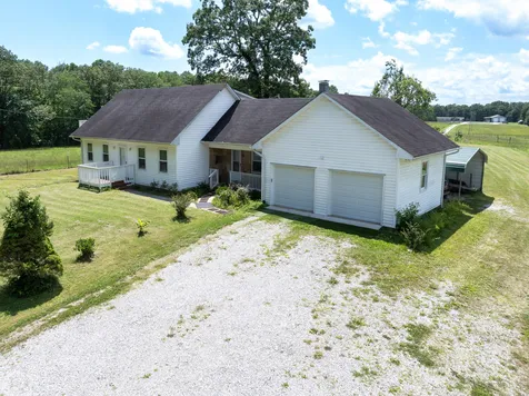 10915 Sr 56 Coalmont TN 37313