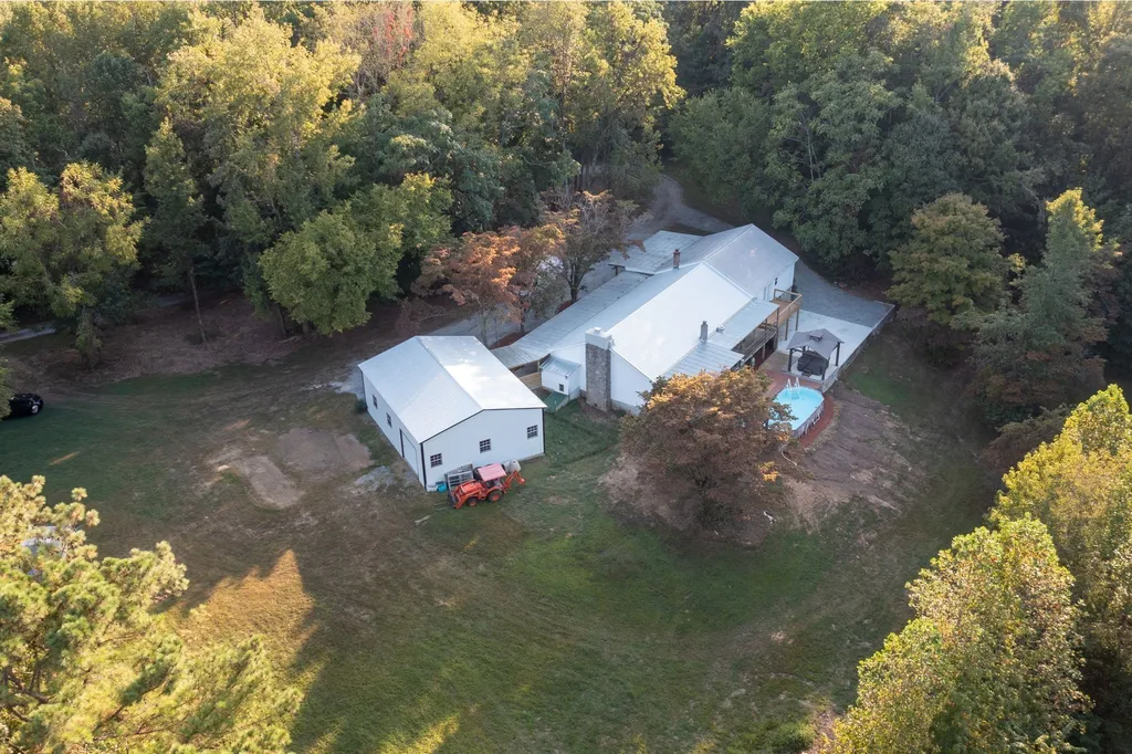 1380A Cheatham Dam Road Ashland City TN 37015