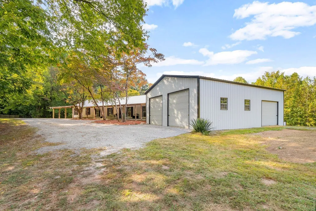 1380A Cheatham Dam Road Ashland City TN 37015