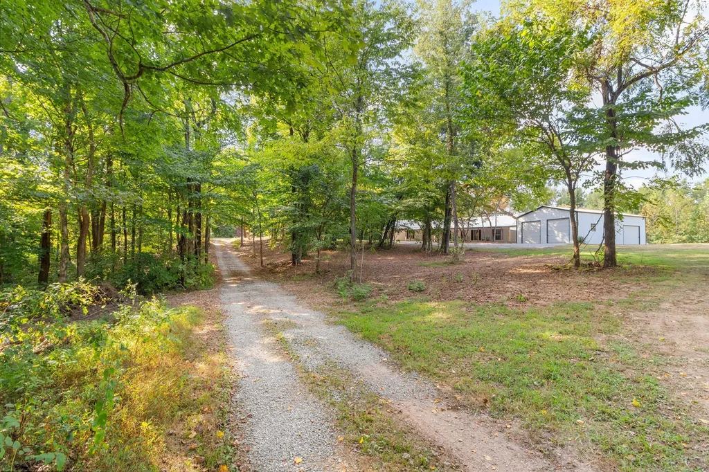 1380A Cheatham Dam Road Ashland City TN 37015