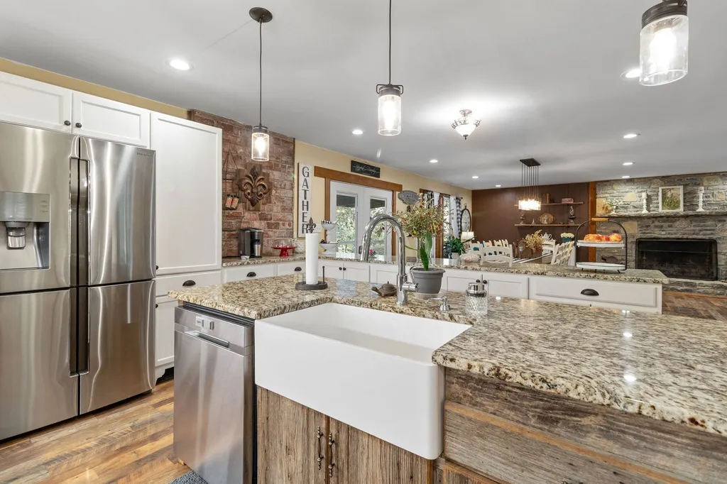 1380A Cheatham Dam Road Ashland City TN 37015