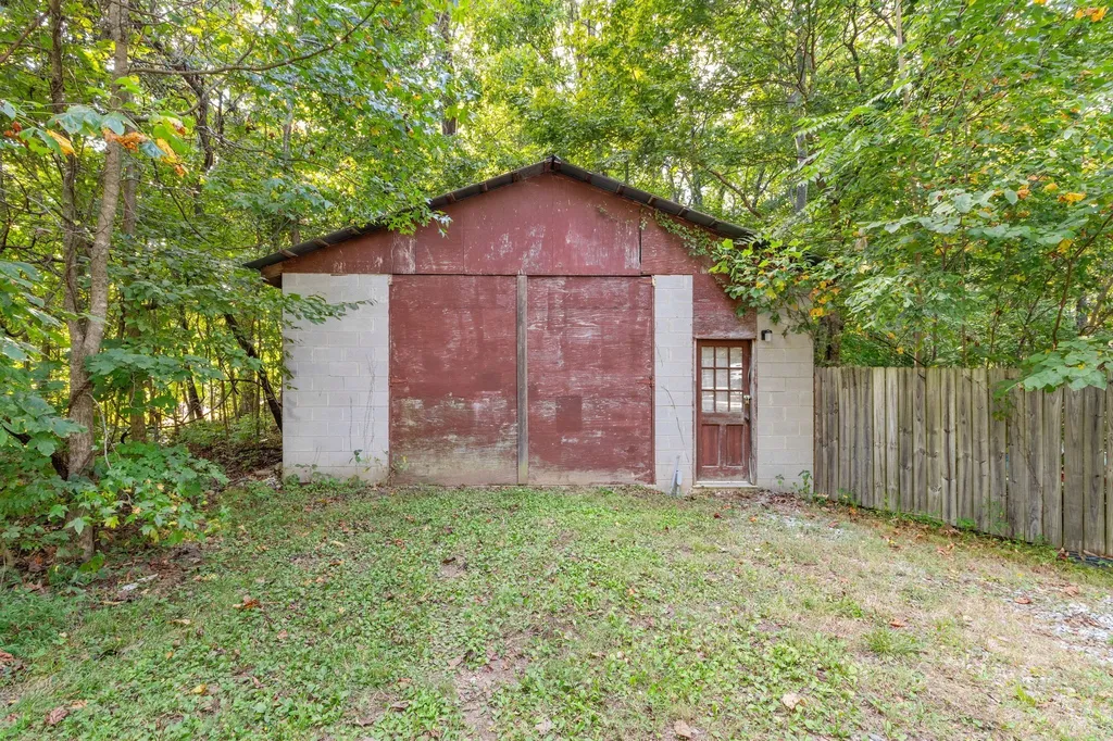 1380A Cheatham Dam Road Ashland City TN 37015