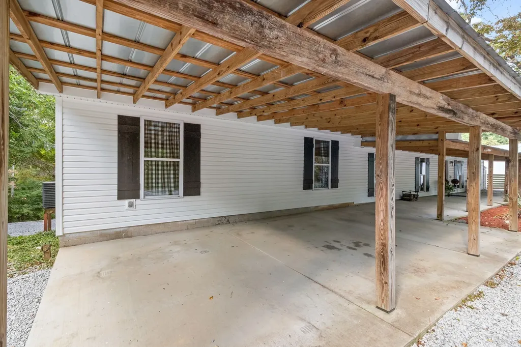 1380A Cheatham Dam Road Ashland City TN 37015