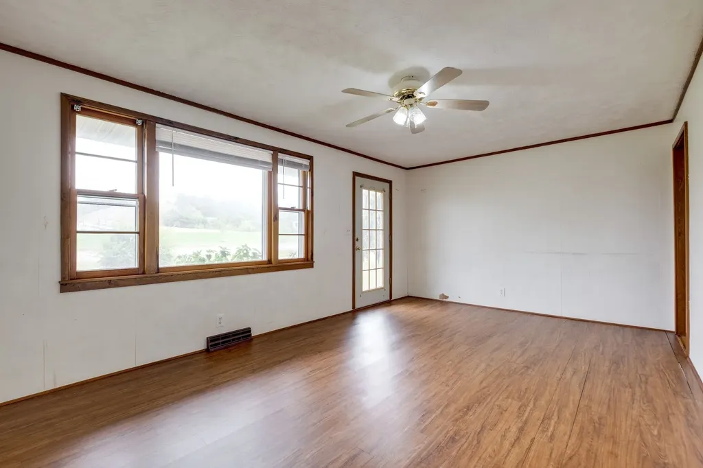 1329 Louisville Highway Goodlettsville TN 37072