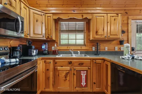 2624 Blanket Mountain Way Sevierville TN 37862