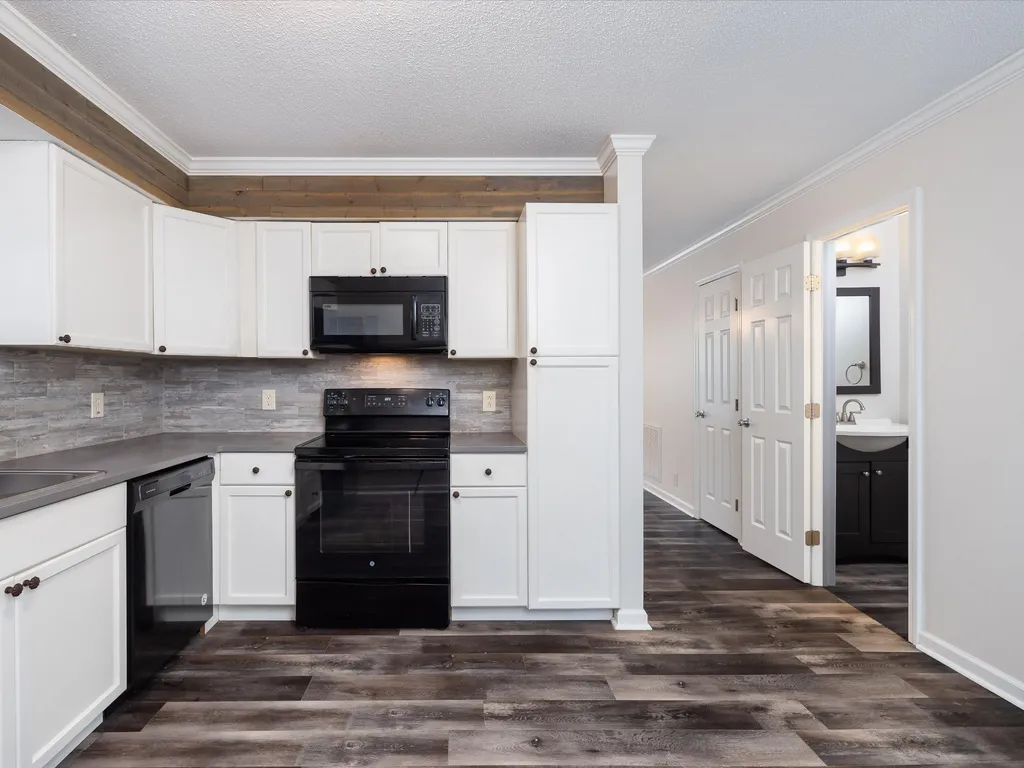 7768 Sawyer Brown Road Nashville TN 37221