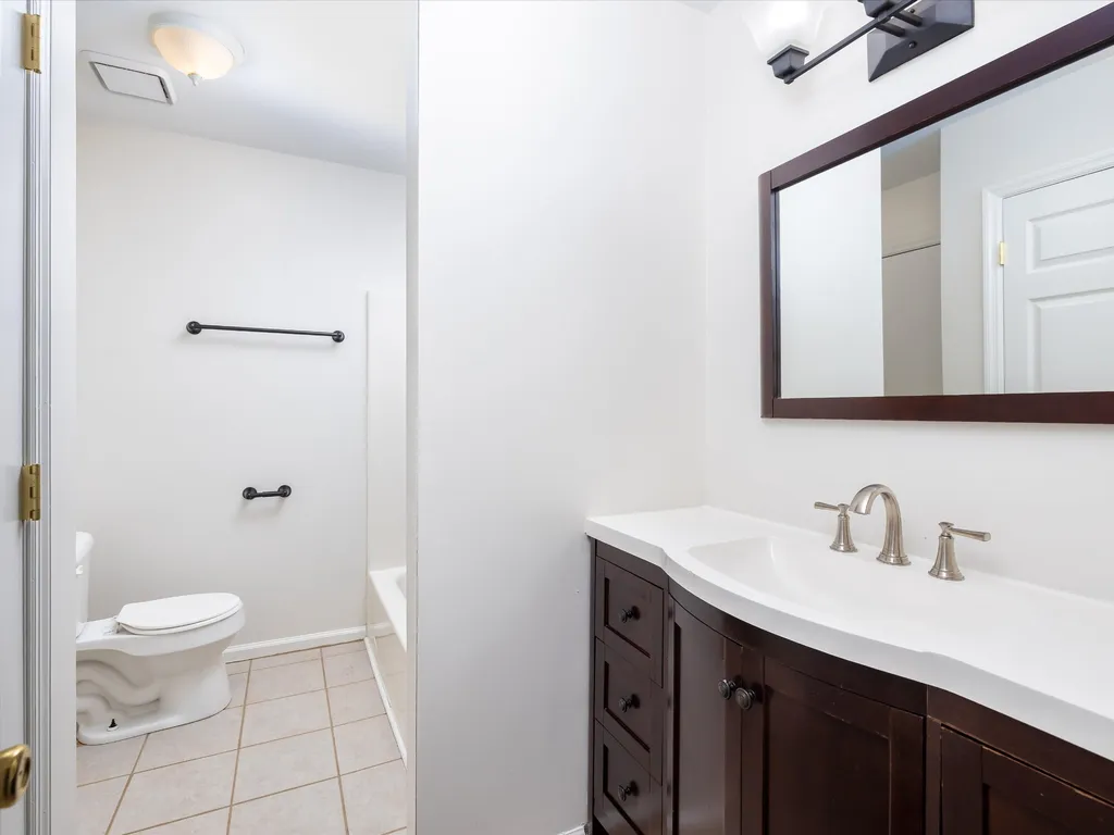7768 Sawyer Brown Road Nashville TN 37221