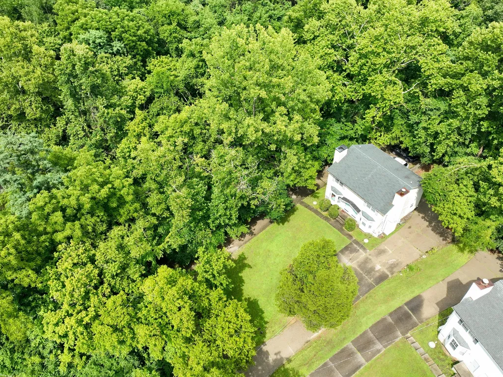 7768 Sawyer Brown Road Nashville TN 37221