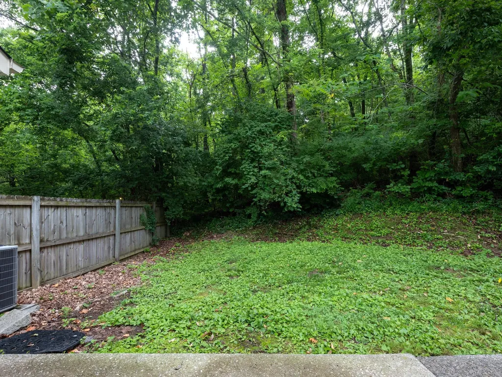7768 Sawyer Brown Road Nashville TN 37221