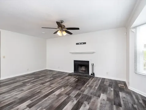 7768 Sawyer Brown Road Nashville TN 37221