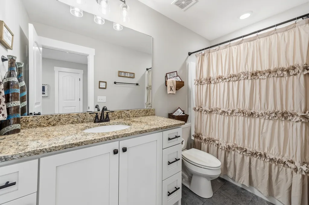 529 Clearview Road Cottontown TN 37048