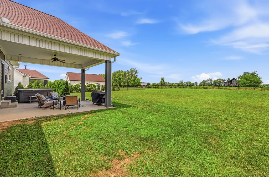 529 Clearview Road Cottontown TN 37048