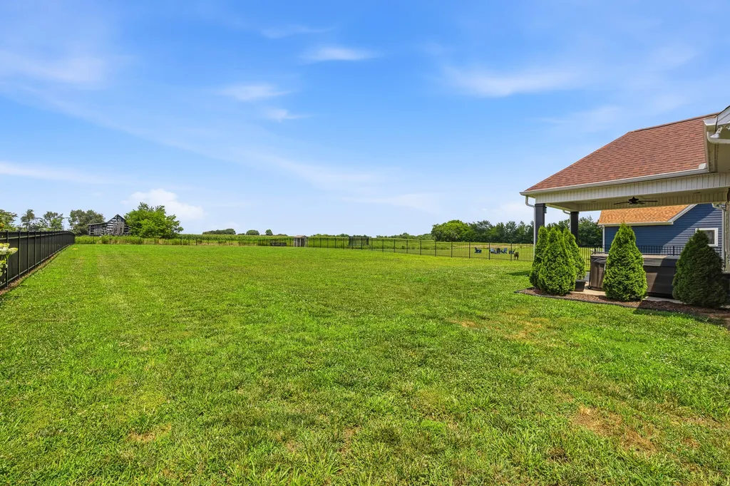 529 Clearview Road Cottontown TN 37048