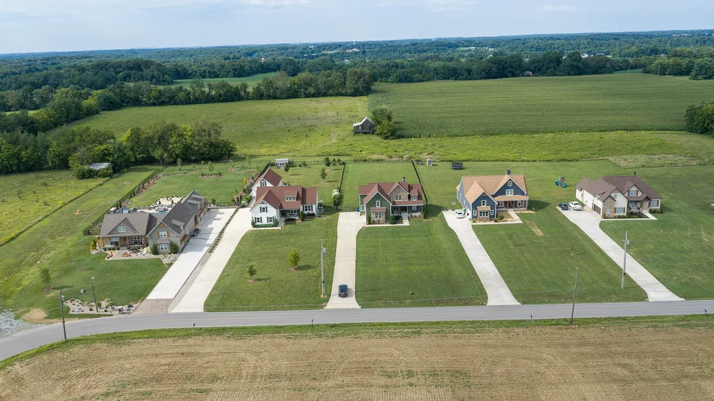 529 Clearview Road Cottontown TN 37048