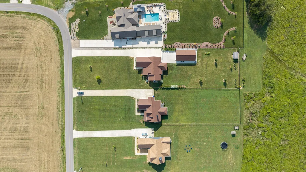 529 Clearview Road Cottontown TN 37048