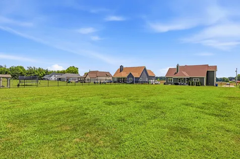 529 Clearview Road Cottontown TN 37048