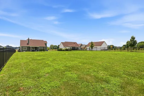 529 Clearview Road Cottontown TN 37048