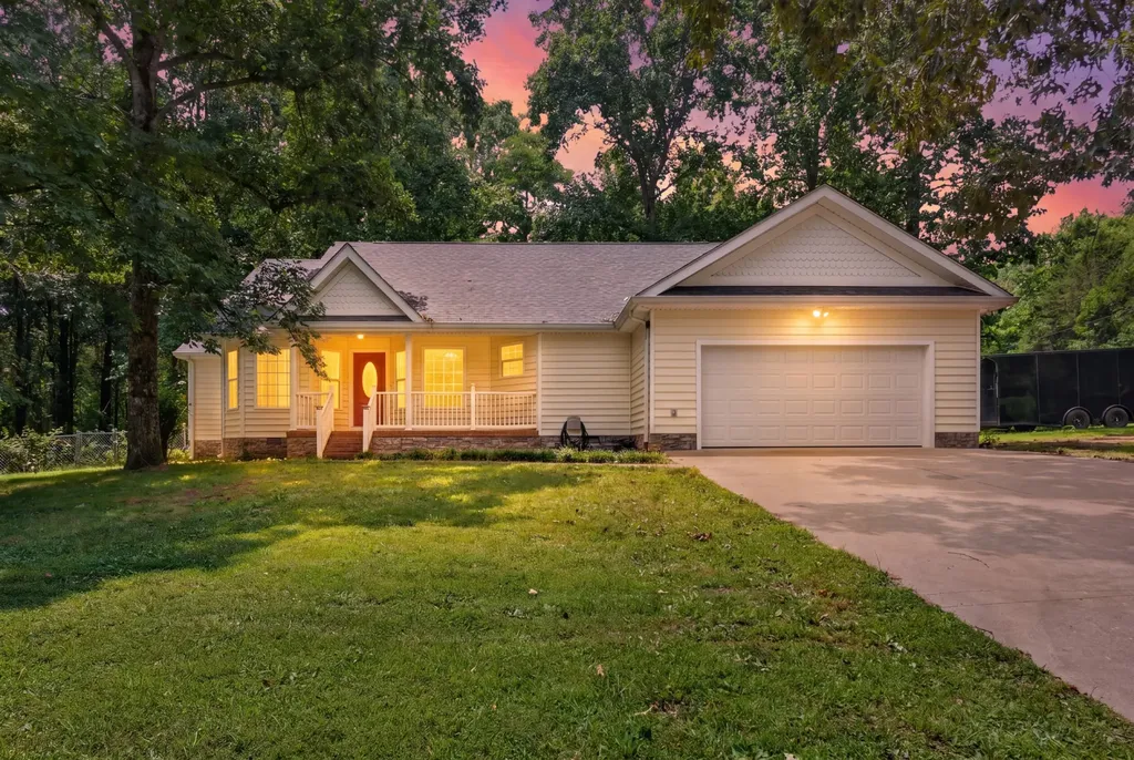 3450 Chapmans Circle Palmyra TN 37142