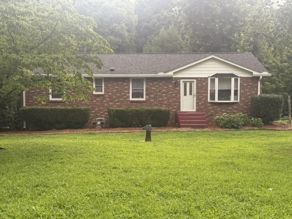 2009 Wolfe Road White Bluff TN 37187