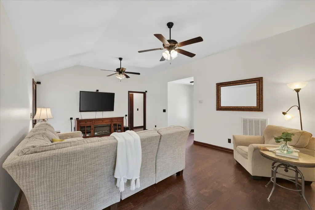 518 Magnolia Drive Clarksville TN 37042