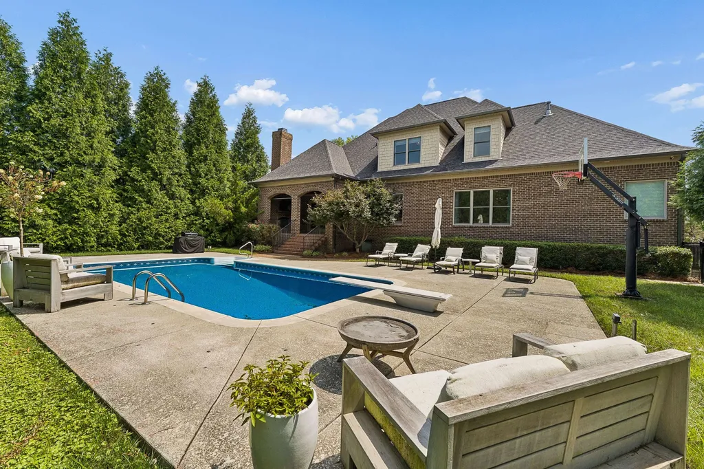 1255 Plantation Boulevard Gallatin TN 37066