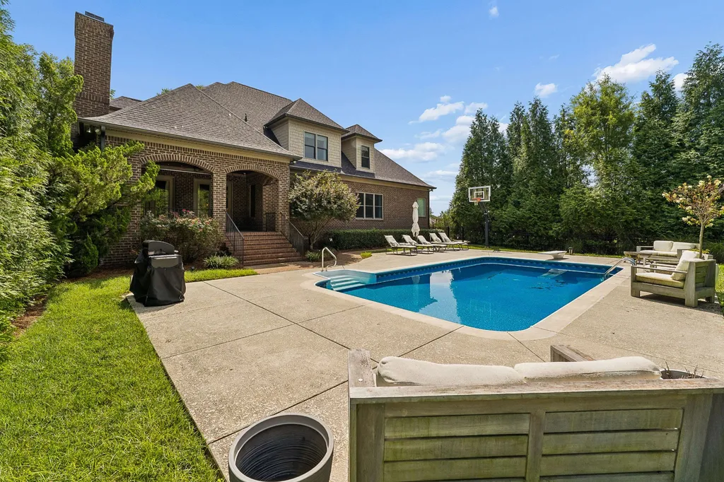 1255 Plantation Boulevard Gallatin TN 37066