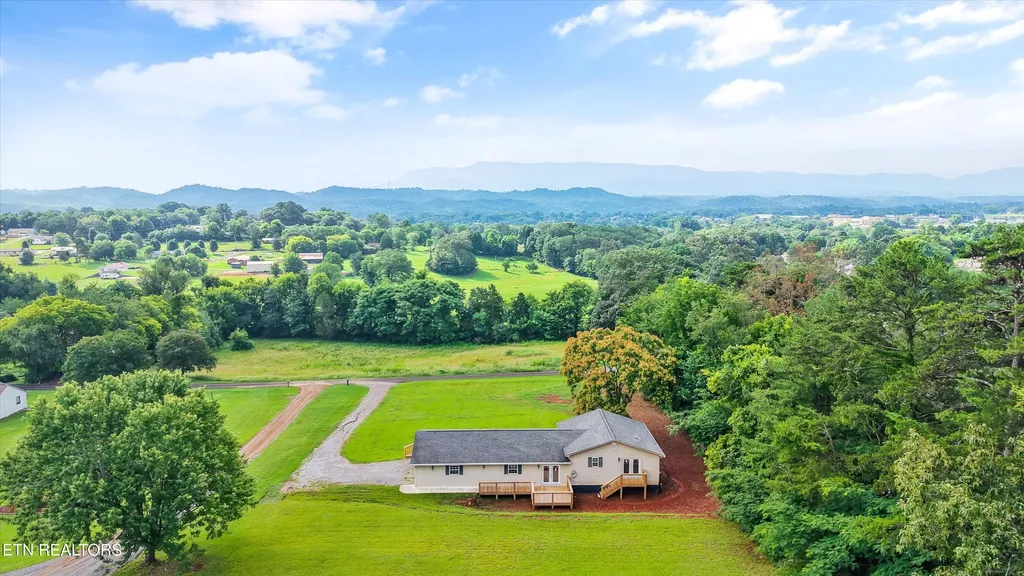 632 Mountain View Drive Seymour TN 37865
