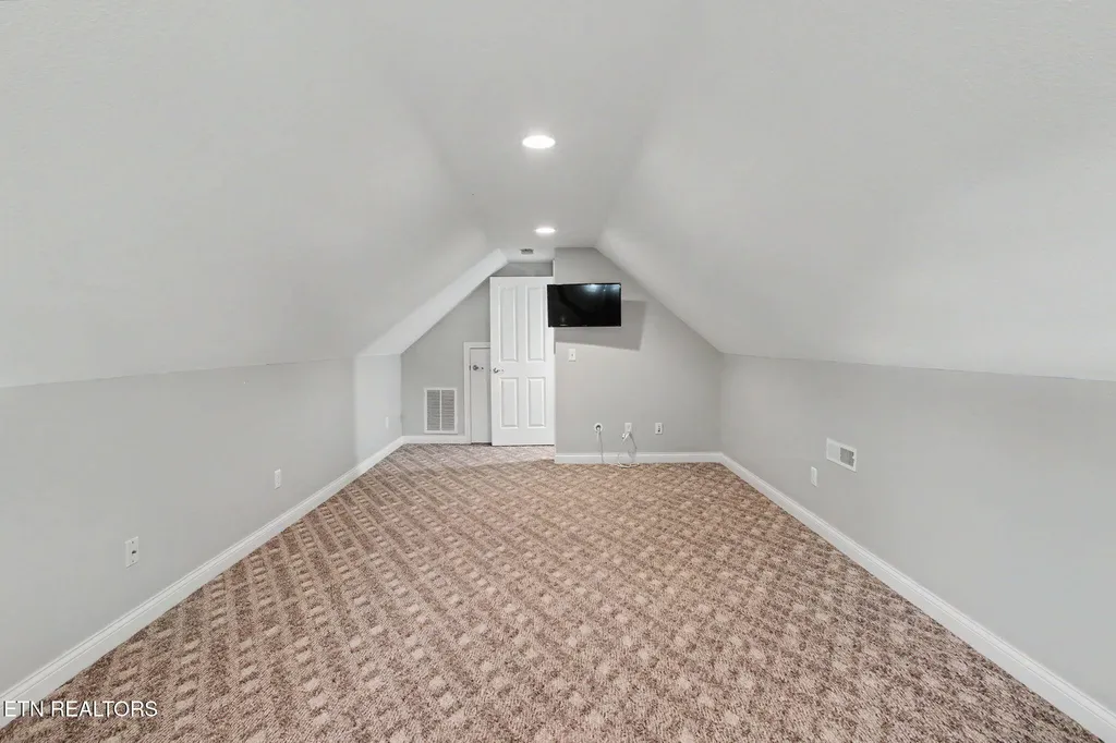 140 Big Oak Drive Dandridge TN 37725