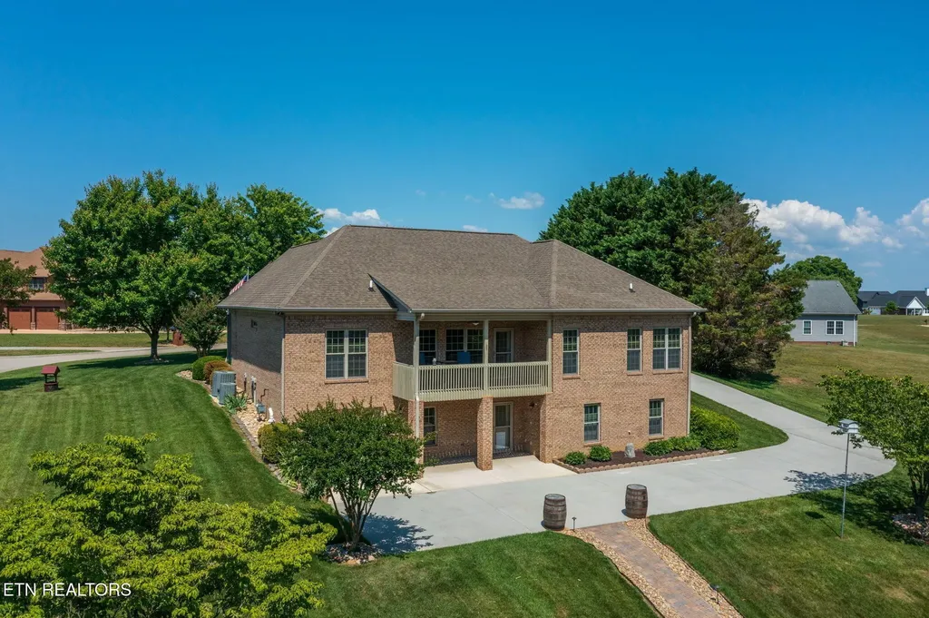 140 Big Oak Drive Dandridge TN 37725