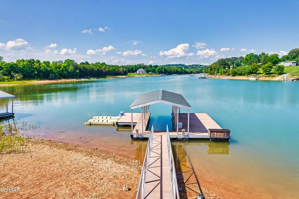 1116 Lake Ridge Drive Dandridge TN 37725
