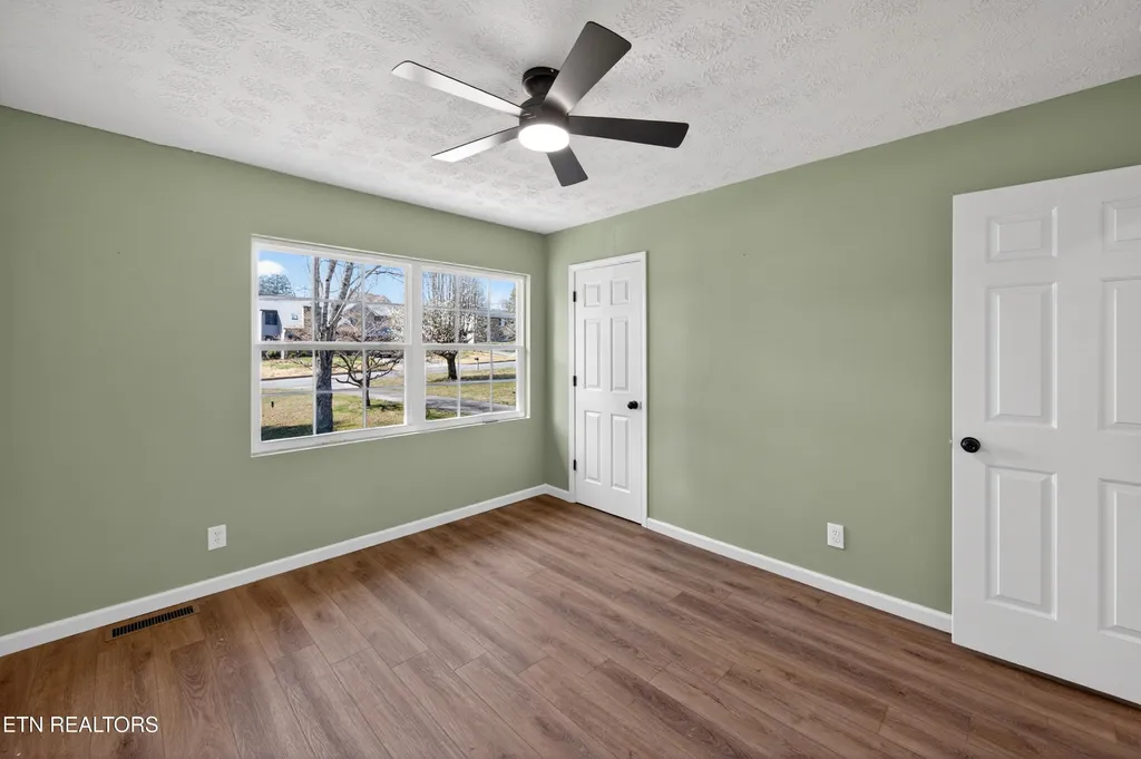 1205 Hoss Road Powell TN 37849